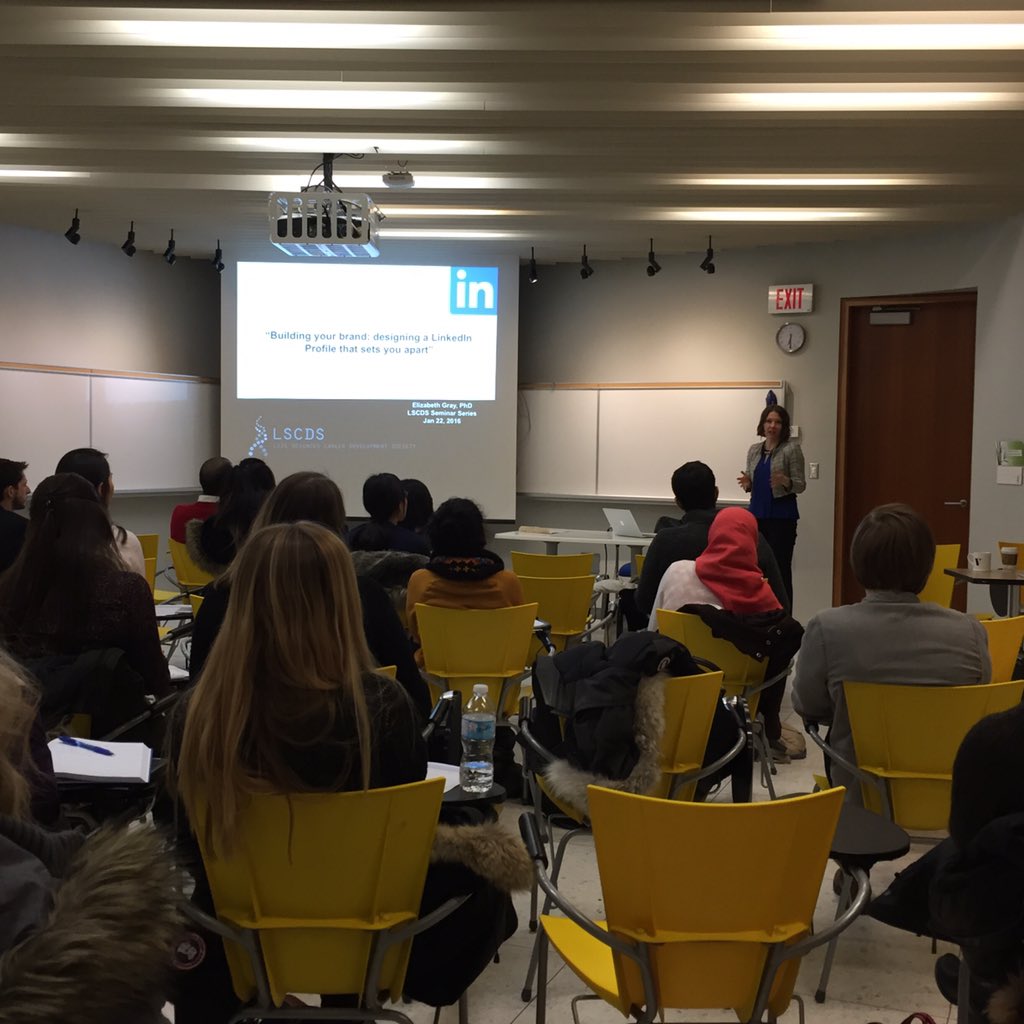 SongyiXu's tweet photo. @lscdsuoft Dr. Elizabeth Gray speaking to mentees of the LSCDS Mentorship Program about effective LinkedIn profile https://t.co/WEAzRrkg8C