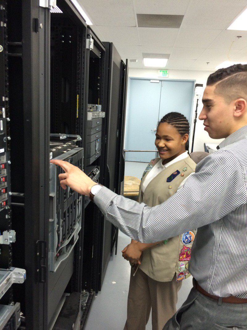 SIGMAnetInc's tweet photo. Mentoring is key to foster interest in tech. Thank you Girl Scouts, San Gorgonio Counc. #mentoringmonth #girlscouts https://t.co/CljiInAUnt