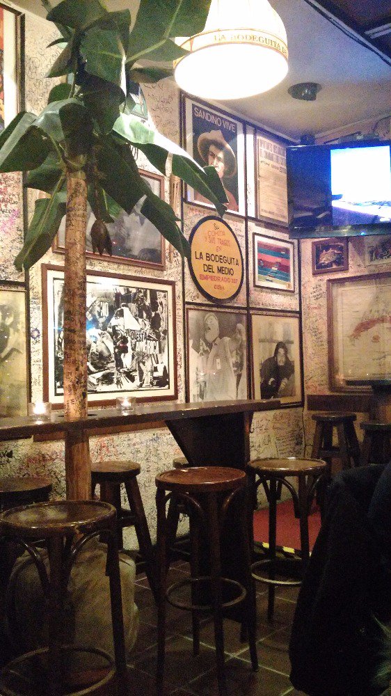 TeamAroundhotel's tweet photo. Il clima caldo ed ospitale de L'Havana alla @bodeguitamilano . #daiquiri #hemingway https://t.co/XV1TSgAOGe