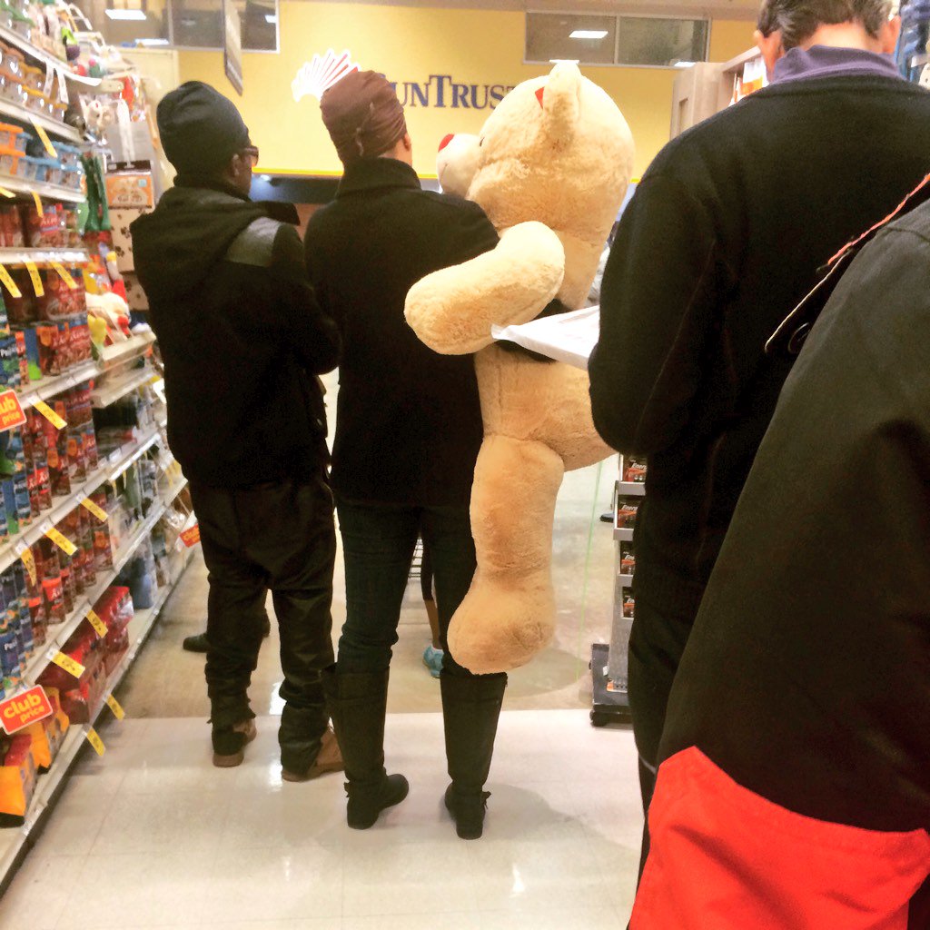 KendraKoj's tweet photo. People are so weird. #grocerystorelines #whoneedsbread #snowessentials #Snowzilla2016 #makewintergreatagain https://t.co/L9sMv5C5pa