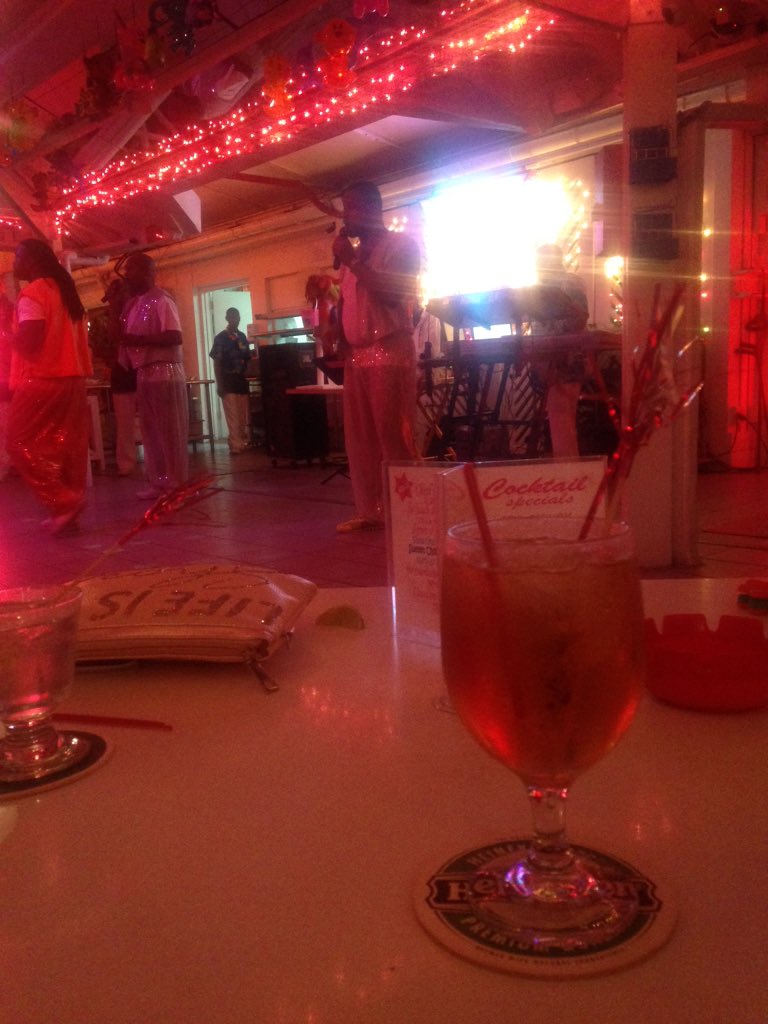 staceynoppen's tweet photo. Jack Daniels and Sweeet Chocolaaaate at @CherisCafesxm1 #sxm #stmaarten #sintmartin #maho @TravelAazure https://t.co/NtV4TxsqGu