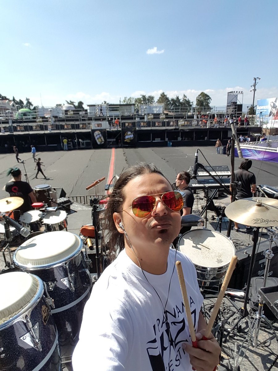 herberturena's tweet photo. Todo listo para el show de @JoeyMontanaT Guatemala #joeymontanacrew #2Dtop #supis #elprofeotravez #guisandodurísimo https://t.co/ZAdjorcfC1