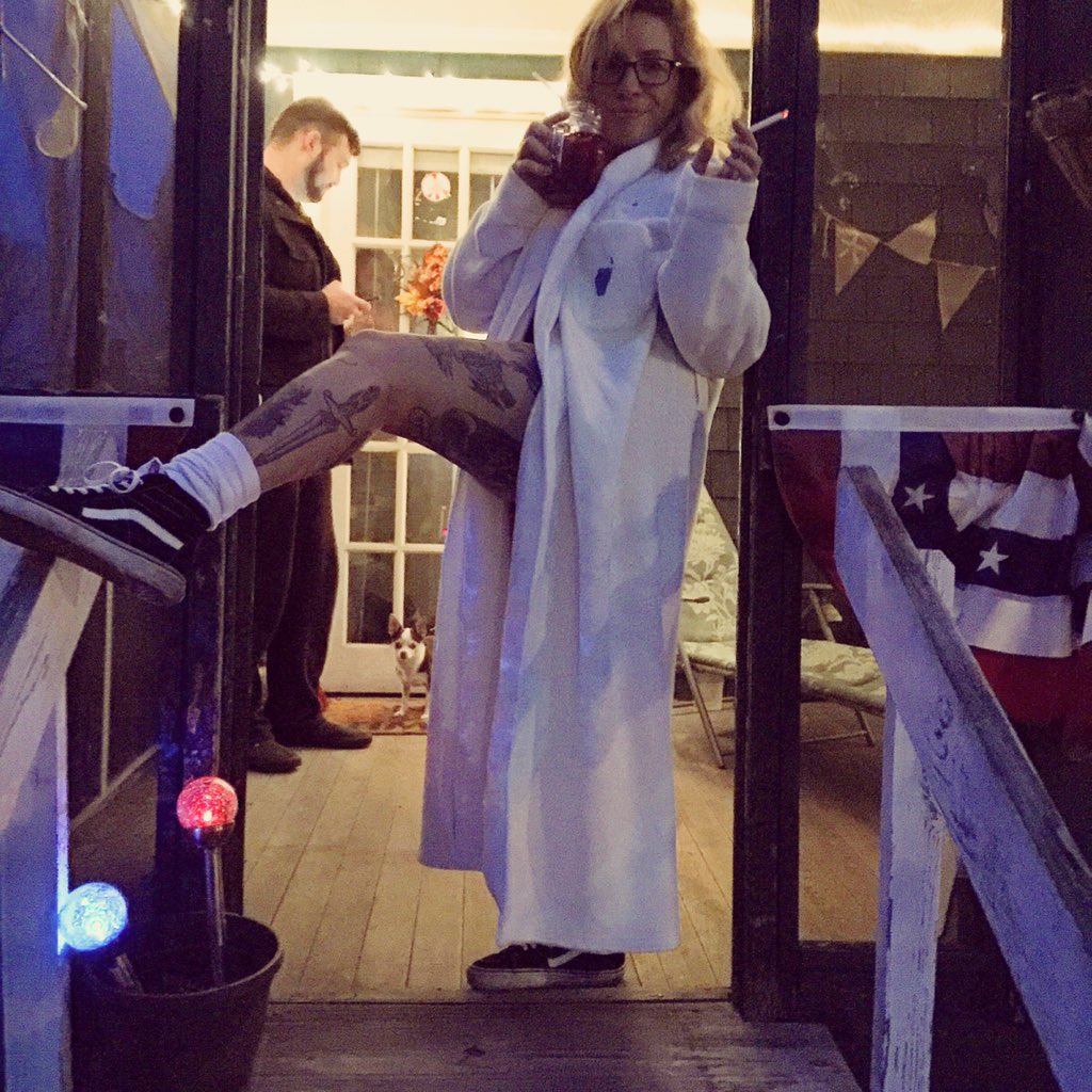 beensiked's tweet photo. bossbitch https://t.co/SY2YU6OB0G