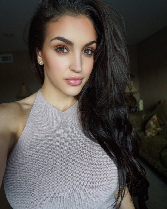 #restingbitchface https://t.co/HrDT9efzPj<a href="/tag/restingbitchface"class="tags">#restingbitchface</a>