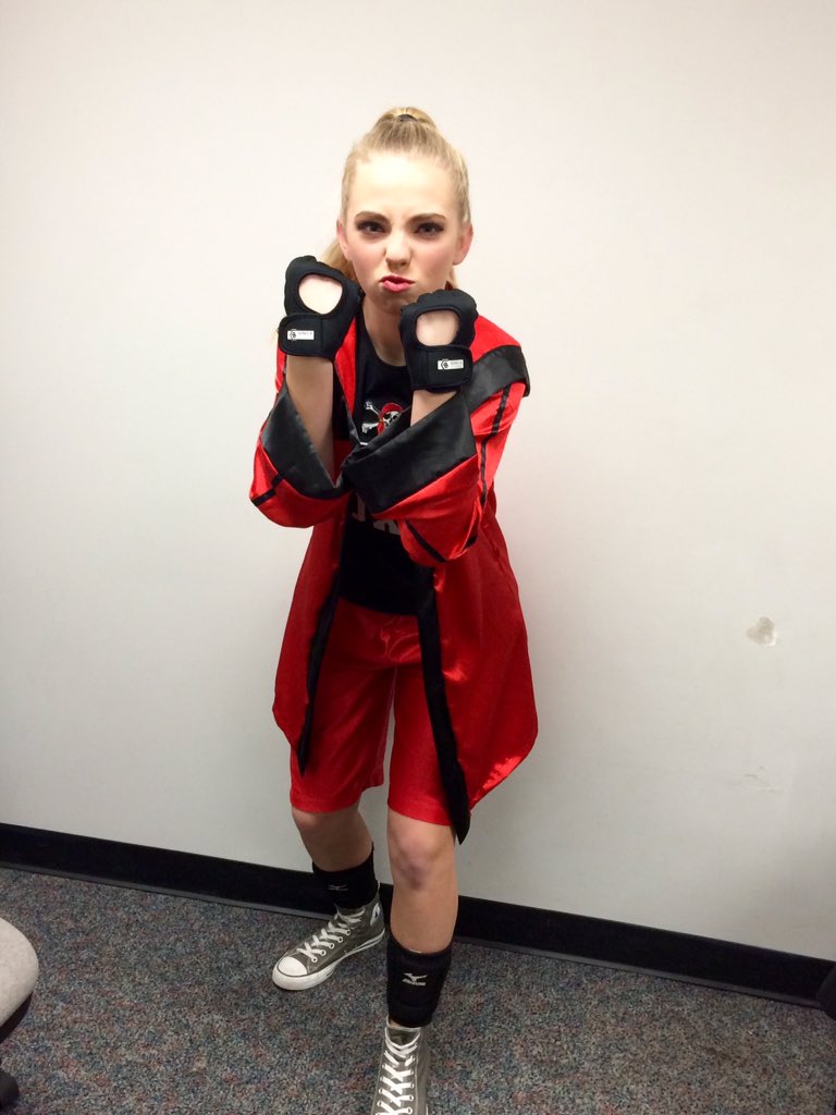 PCHSHalls's tweet photo. @LandersMikayla prepping for solo competition at LSN tonight!! Go get 'em tiger!!! #hiphopsolo #PCBoxer https://t.co/wp3ayBxN18