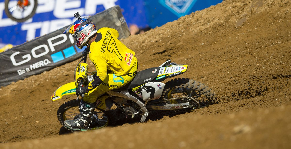 SupercrossLIVE's tweet photo. James Stewart(@js7) won't race this weekend as he continues to recover from his crash at the season opener. #SXonFOX https://t.co/MdcqqTIAji
