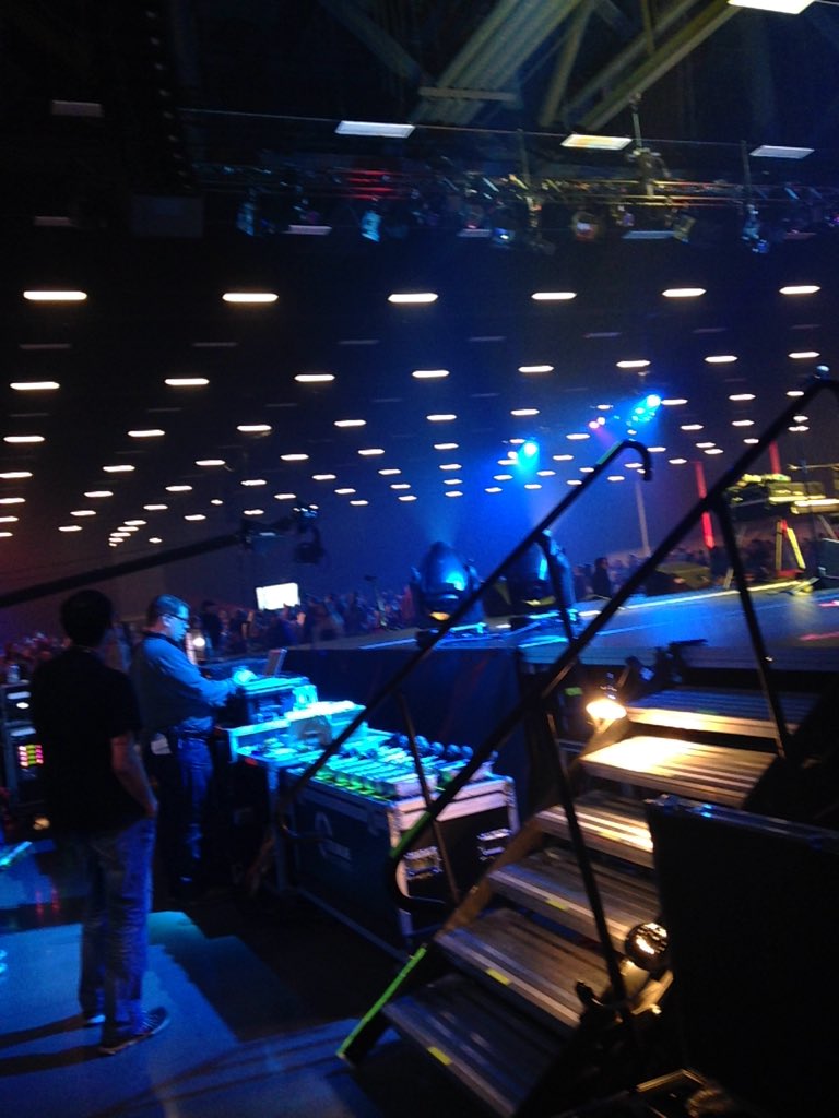 garretthowe777's tweet photo. About to go on stage at #rez15 https://t.co/JlwhDJ1jgK