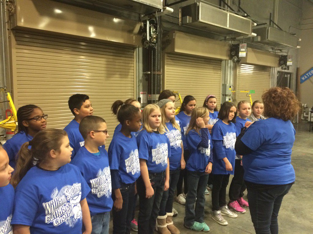 Kambrose8's tweet photo. Getting ready to perform at the Mavericks#funfriday#isd https://t.co/6qHXTRA0xf