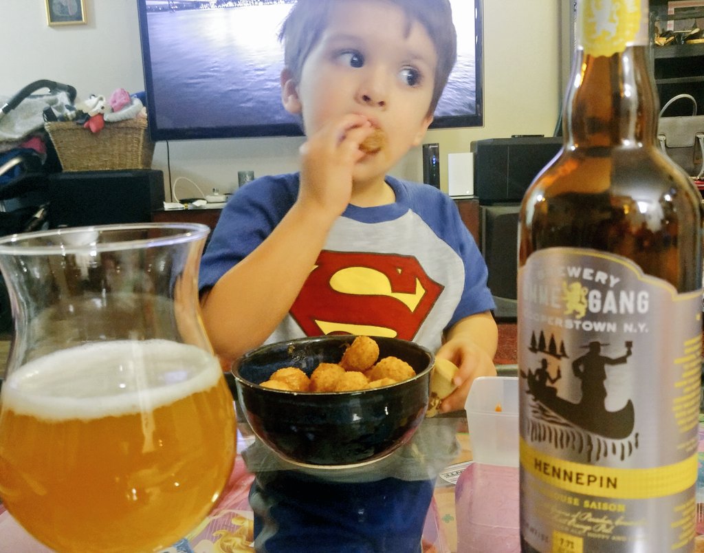 YashYanthi's tweet photo. Our @CanadaCraftClub beers arrived! Pairing it with @StHubert_Can #InsideOutPoutine cc: @BreweryOmmegang #beerme https://t.co/nyjcyPVZeE