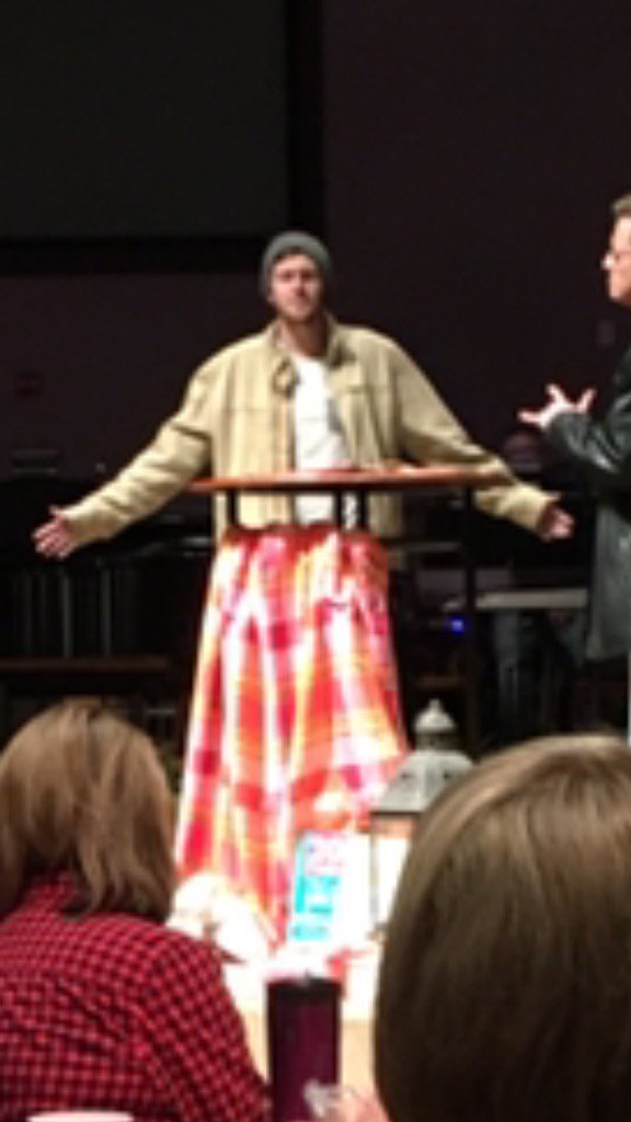 jahjules's tweet photo. #phstudents Coolest youth minister #boybandwannabe https://t.co/ieJlnPx1bc