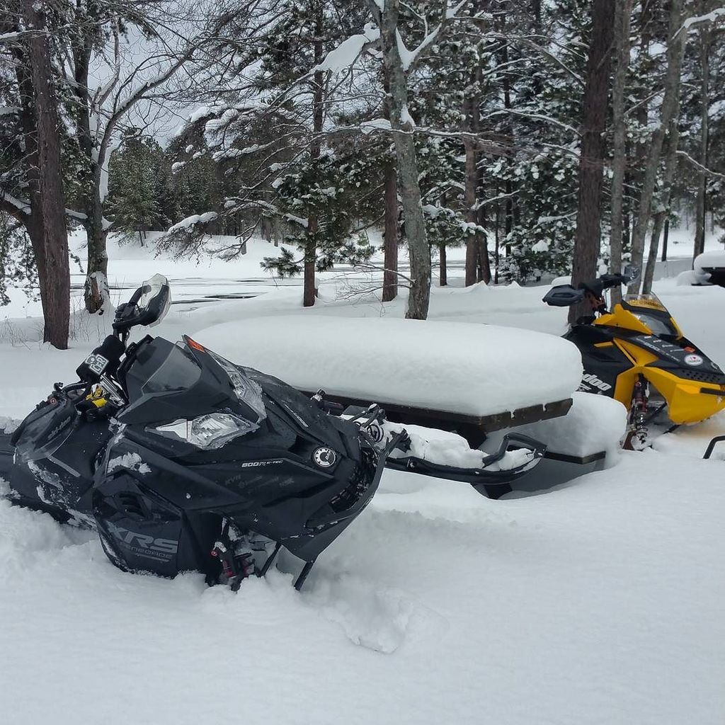 SnowmobileFotos's tweet photo. #Snowmobile Foto: By Instagram ski_dood https://t.co/cCMFS67Noj Found some snow today#skidoo #sledrush #sledmichig… https://t.co/jdqpogU4j3