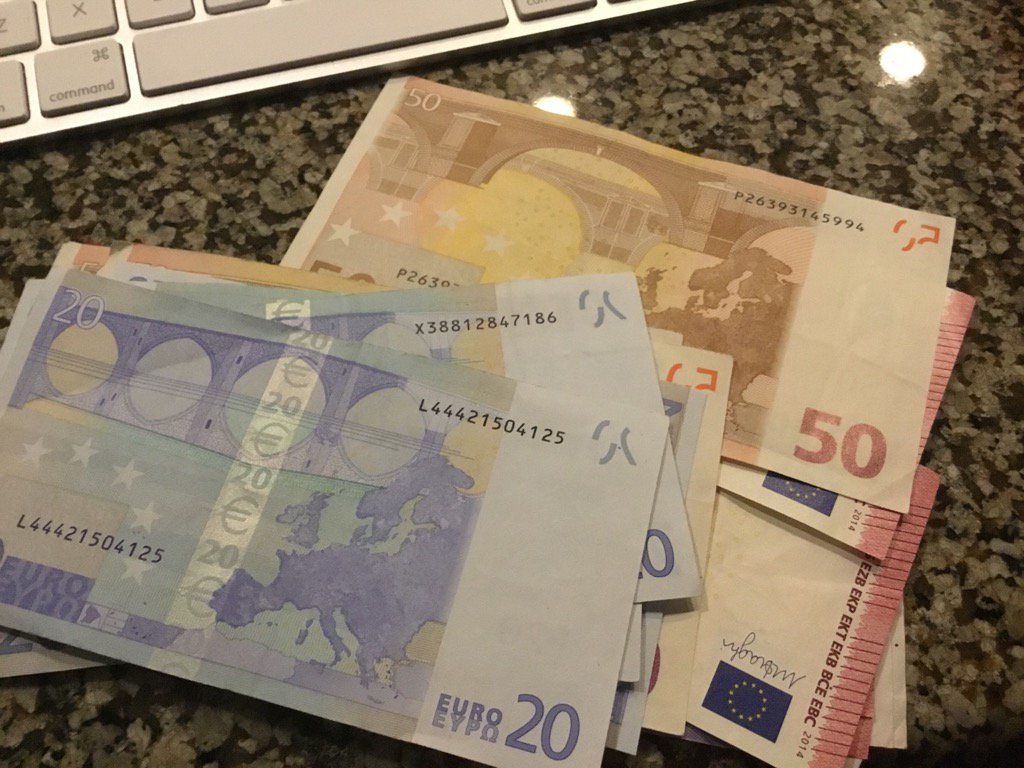 DelilahKnotty's tweet photo. #Euros ...ooolala...that's #FancyNance for American #Dollars..$$$ https://t.co/YSrsQ4qCFF