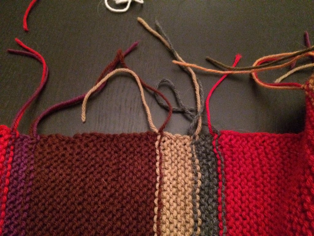 OriginalGeekMom's tweet image. Weaving ends #knittaslife #4thdoctorscarf #DoctorWho