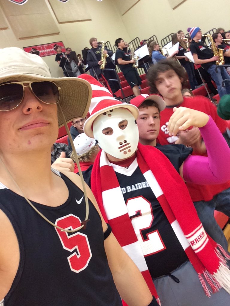 SidneyRedZone's tweet photo. The "Don't put us on SRTV" theme #RandomFans @SidneyRaiders https://t.co/6JC0DHtJYC