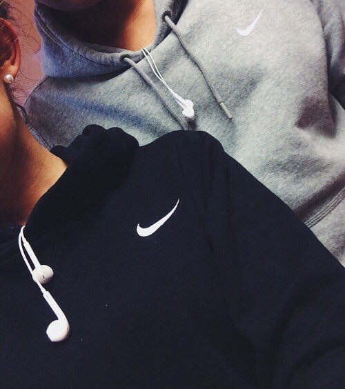 1211Sawakun's tweet photo. NIKEペアルックやばい😍☺️😚😵😭 https://t.co/syjcTYUHGV