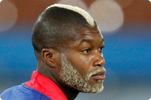 4066_81's tweet photo. @AztecaDeportes #ViernesBotanero djibril cisse salu2 para el capo alejandro https://t.co/oy5HmO67la