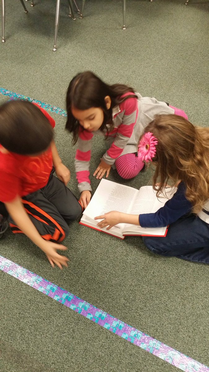 ladyjcreates's tweet photo. Learning how to use a dictionary for the first time. They were so excited! https://t.co/nQJbUrjUjK