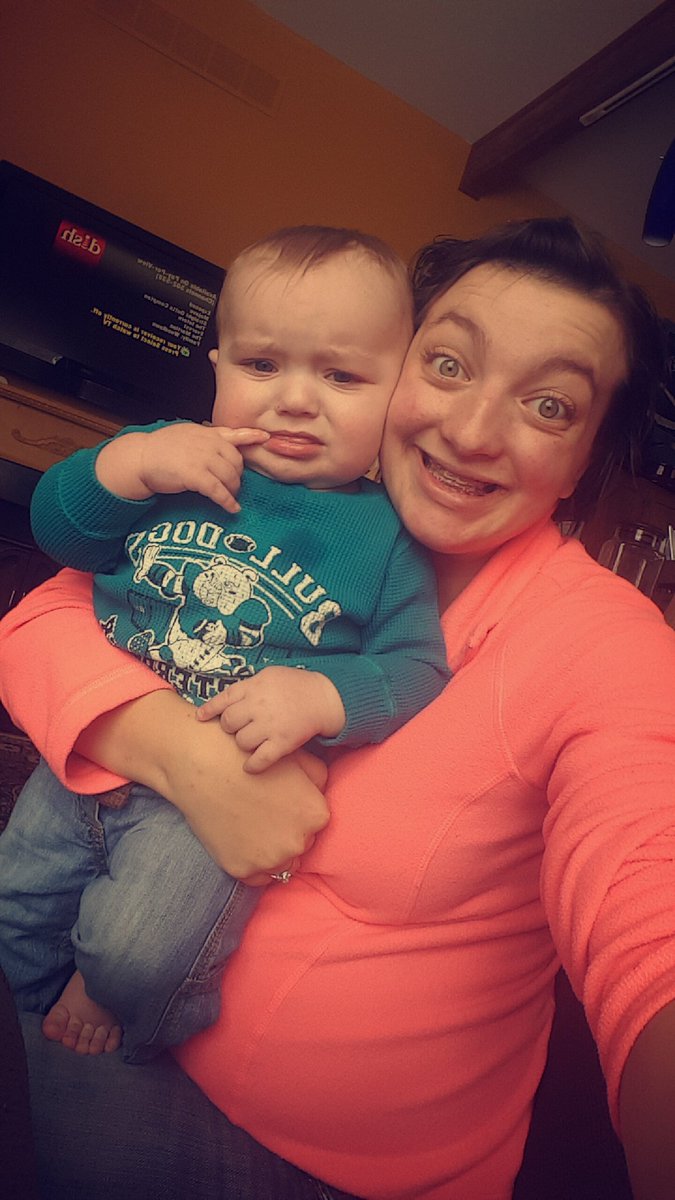 KayceeJane2's tweet photo. Selfie with my handsome almost 9 months old👌💕😍 #babyboy #selfie https://t.co/m2cn5z6GrP