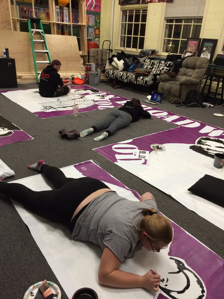 Giabow's tweet photo. Crazy Friday night: painting, Chinese food, and Disney movies. #smokeyjoescafe #broadwayinkittery https://t.co/cAprECAP5L