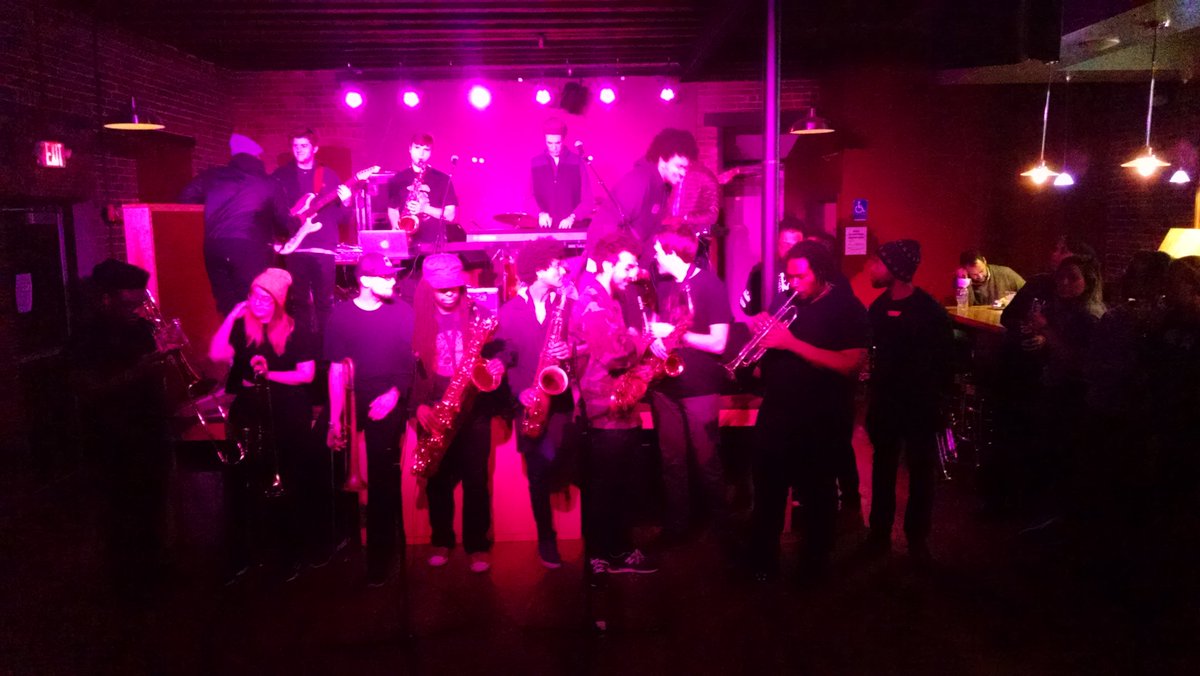 federator1's tweet photo. The @TrapOrchestra about to tear it up @ThunderRoadClub ! Come on out!! https://t.co/9CxNSuarzA