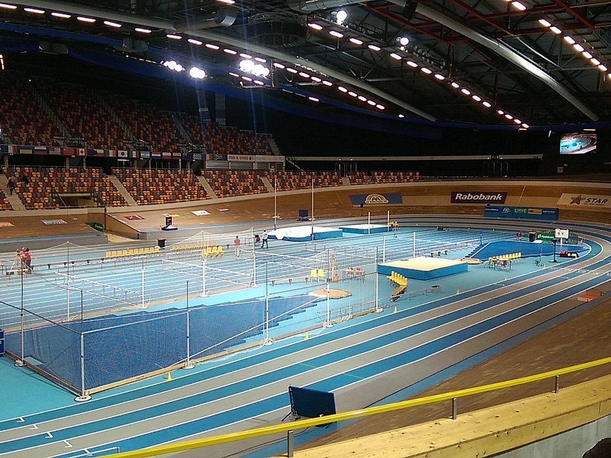 We zijn aanwezig @Omnisport voor het NK <a href="/CDindoor/">Junioren C&D indoor</a>. Anne Bijpost start om 10 uur met kogelstoten.