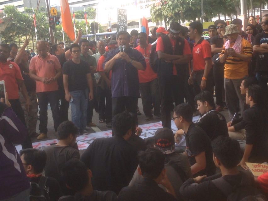 Embedded image permalink