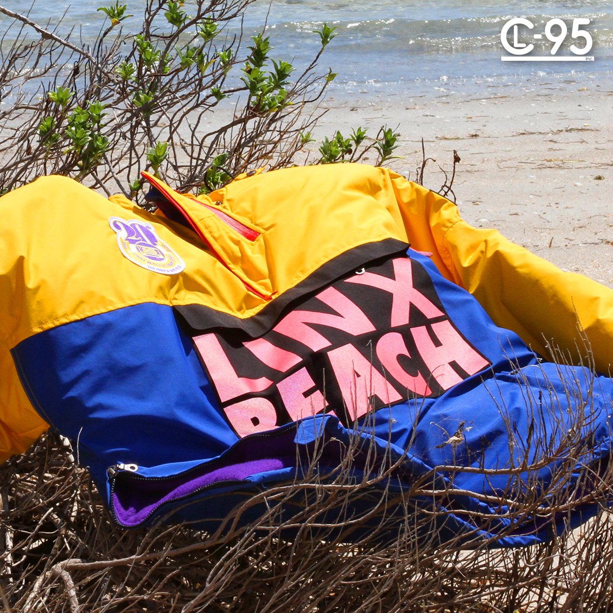 lafayette_jpn's tweet photo. 本日21:00よりLafayette Online Storeにて発売開始！
LINX BEACH MK1 Jacket Yellow / LINX BEACH MK2 Jacket Blue
size M,L
0453148690 https://t.co/s3RnDdjLx0