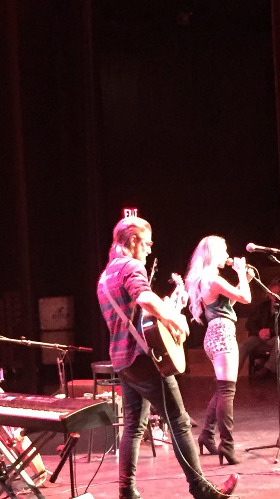 hopedream89's tweet photo. @LivyJeanne @horizonstage @kira_isabella @840CFCW great opener Livy Jeanne... Now here comes Kira! #onestopcountry https://t.co/lm2s5QCq1X