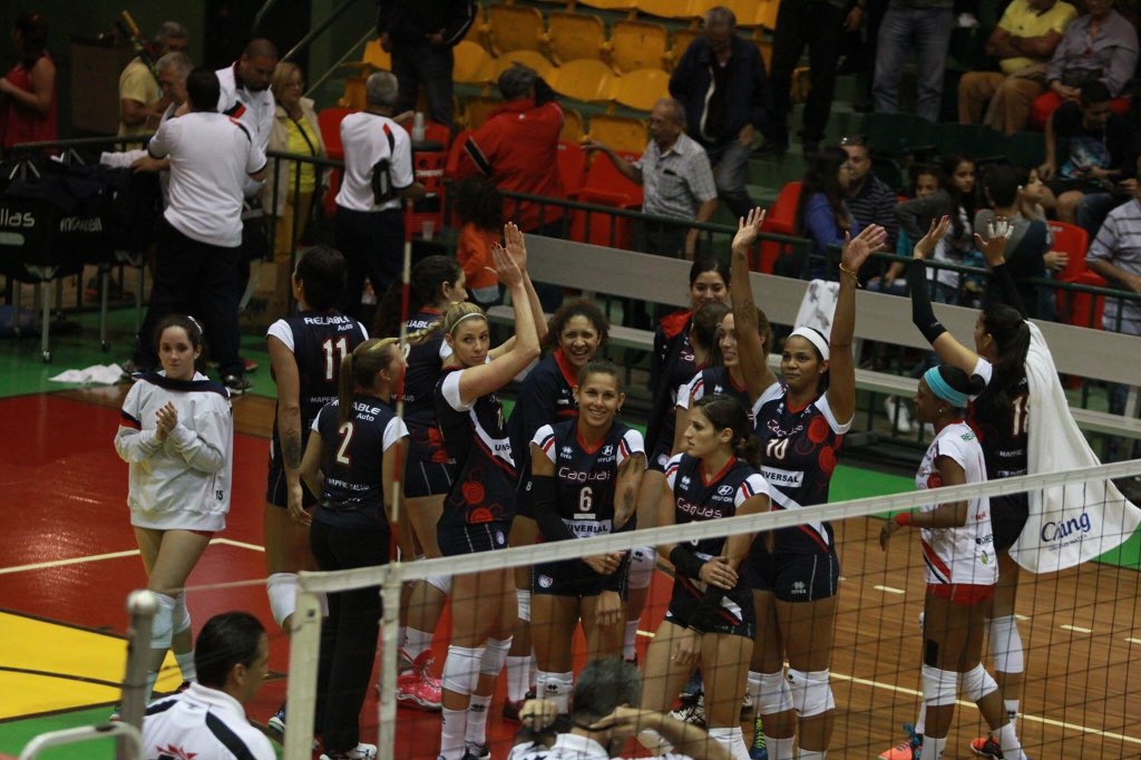 CriollasFans's tweet photo. TUS CRIOLLAS ESTA NOCHE VUELVEN A SALIR CON LA VICTORIA EN 3 SET Y CONTINUAN INVICTAS EN PARTIDOS Y EN PARCIALES!!!! https://t.co/mSEfiqBq9W