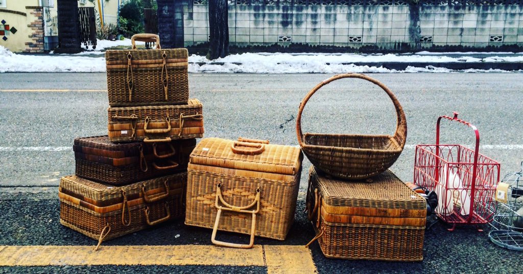 pre_hub's tweet photo. バスケット、たくさん入荷です。
大きいものでもジャンクはお安くご用意してます。狙い目はお早めにどうぞ〜〜!
#相模原 #古道具 #矢部 #ATP #prehub #vintage #antique #junk https://t.co/E1mFDiep6P