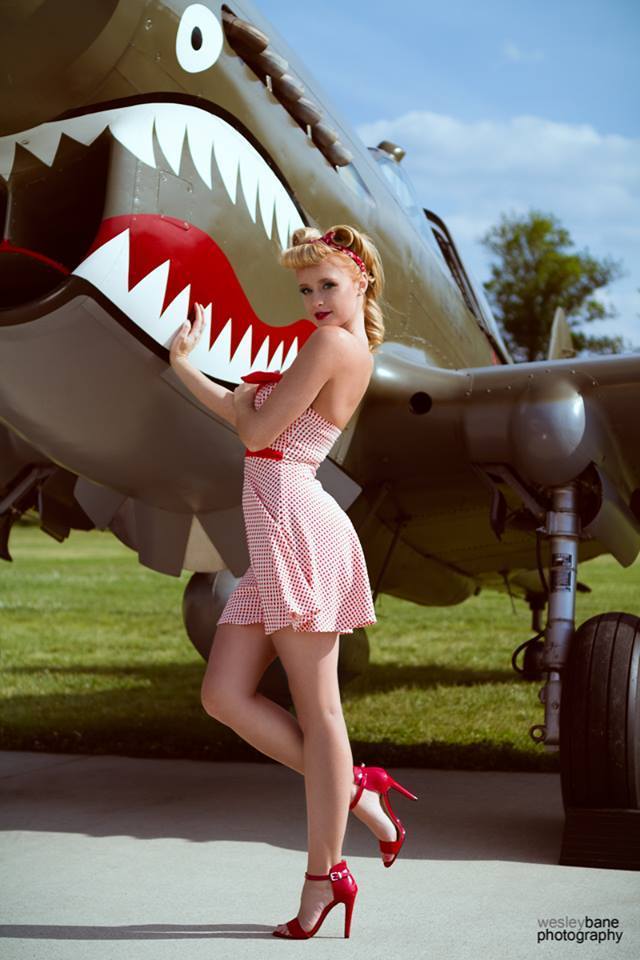 Aircraft Girls on Twitter: "Aviation Pin Ups - P40 https://t.co ...
