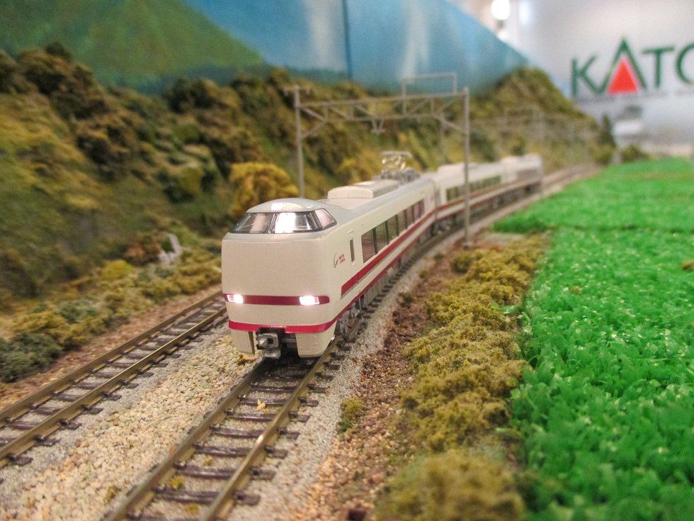 特製品ご案内】Assyパーツを組み合わせて683系スノーラビットの3両付属