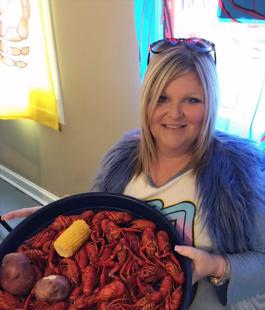 Vdurham06's tweet photo. Did I mention this happen #itslikecrack #addiction #mudbugs #pinchthetail #suckthehead @greggdurham https://t.co/whZNhztsVm