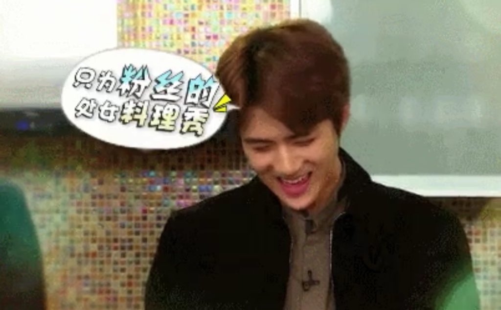 Praewthara's tweet photo. เซฮุน: ปกติผมทำอาหารไม่เป็น แต่ผมก็จะทำเพื่อแฟนๆครับ

*และเมนูที่เซฮุนทำก็คือมาม่าแห้งโรยน้ำผึ้ง 5555555555555555555 https://t.co/3gpARfJHFP