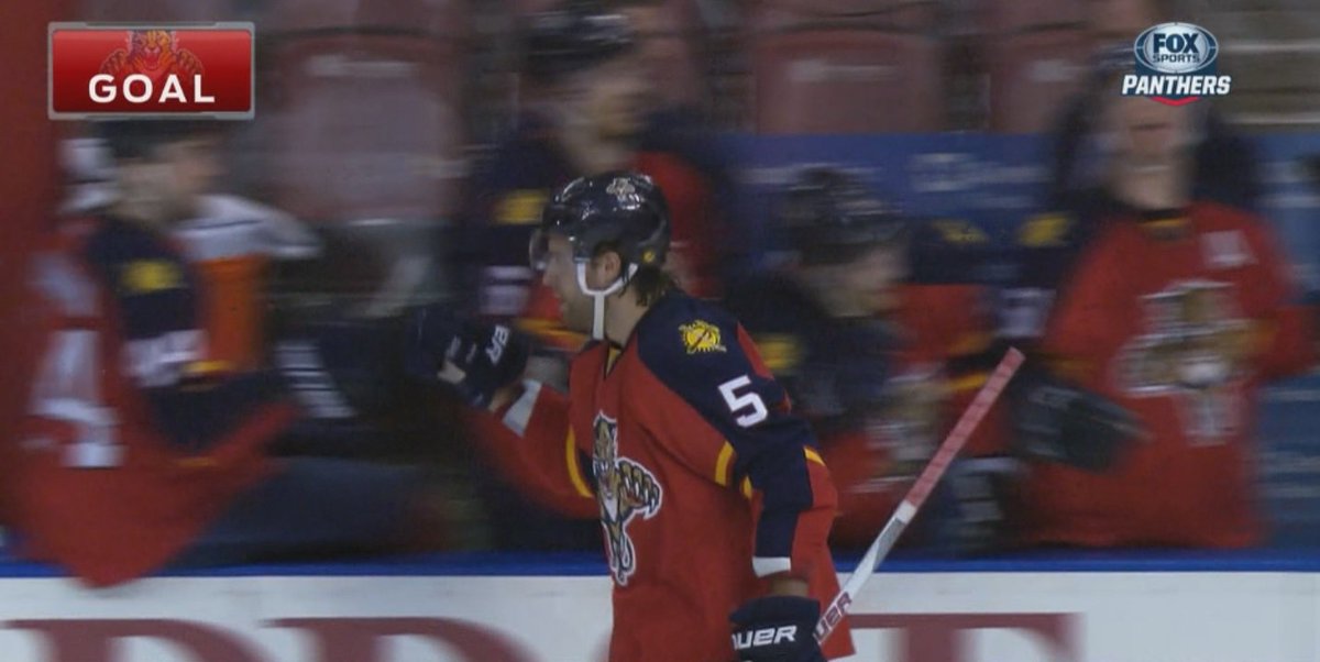 #FlaPanthers blow out the defending Stanley Cup champion Blackhawks bit.ly/1S0CyQh?utm_me… https://t.co/6XC2cFyDZc