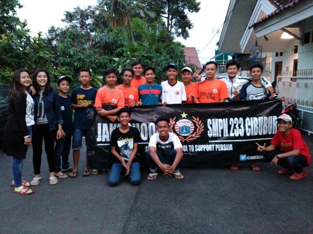 JakSchool233's tweet photo. Acara kemarin syukuran 1th jakschool 233 https://t.co/h8iqD1htGf
