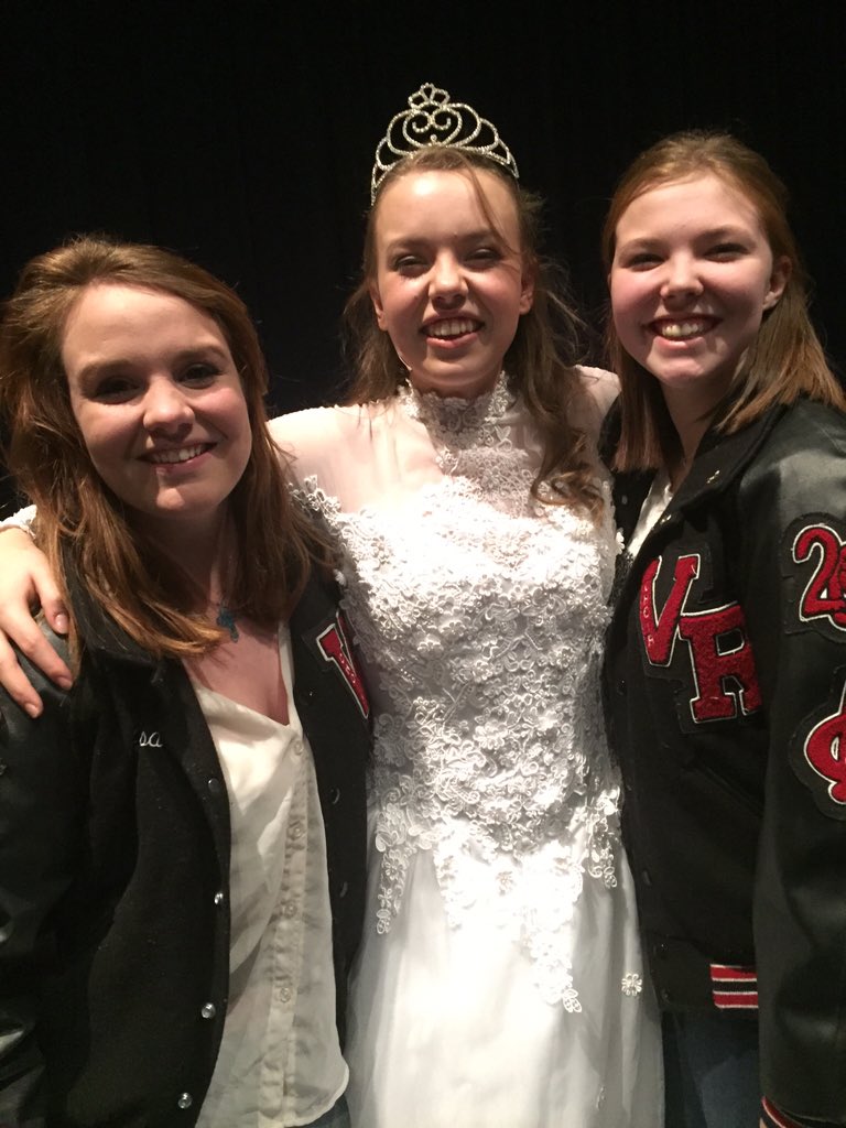 cydney_ellen's tweet photo. @vhsMusical so happy we came to see it! Y'all were amazing! https://t.co/RWiCtacok5