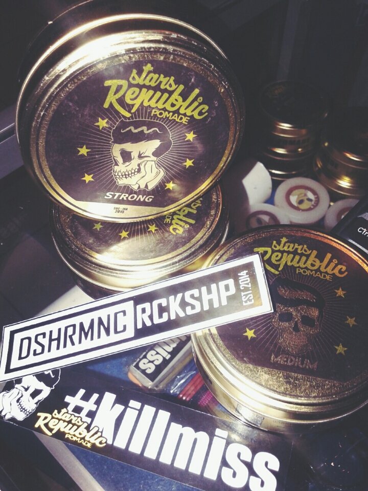 Restock original pomade by <a href="/starsrpblcpmd/">starsrepublicpomade</a> 
Kemasan baru isi lebih banyak cuma 55k free sisir dan sticker,come on !!
