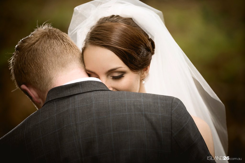 Island26Photo's tweet photo. From a beautiful wedding I captured at Tarraleah Lodge. It snowed in mid December. Ah, Tassie... https://t.co/ToKEiMYalX