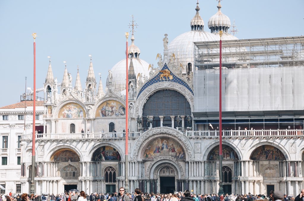 San Marco Bazilikası'nın şu ihtişamına bakın! instagram.com/dunyakacbucak
#dunyakabucak #basilicadisanmarco #venezia