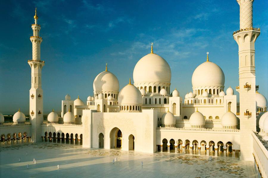 MACA_ART's tweet image. The magnificent Sheikh Zayed Grand Mosque is one of the world’s largest. #AbuDhabi
