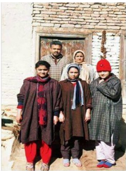 TimesNow's tweet photo. .@AnupamPkher adopts impoverished Pandit family in the valley https://t.co/fcH4IWpMv9