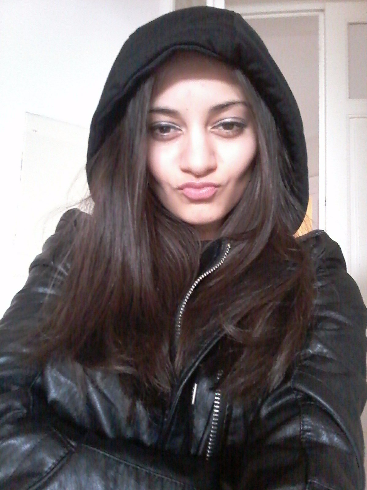 Shrima Malati on X: I found jacket finally 😎👯💛 #budapest #arenaplaza  #newyorker t.coR063UcUm68  X