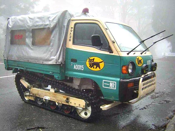 豪雪地帯のクロネコヤマトの車体が完全装甲車な件ｗｗｗ