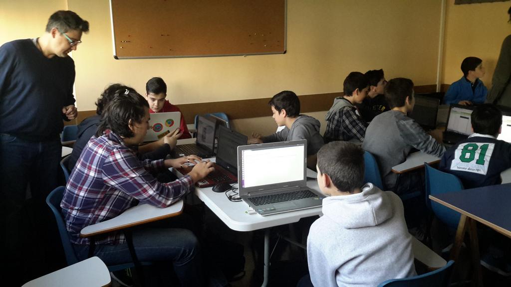 majadajoven's tweet image. Buenos días! Hoy en el grupo de Java,construyendo una calculadora #coderdojoMajadahonda.