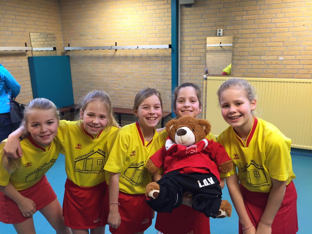 E2 wint met 10-6 van <a href="/WarberFluch/">Wez Warber/Wez Fluch</a> E2!