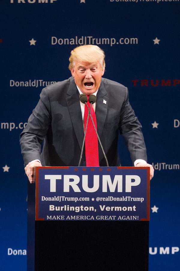 Cannot stand that Trump uses my #FFMeta <a href="/FontShop/">FontShop</a>: (only in the background, but still) He only deserves Arial