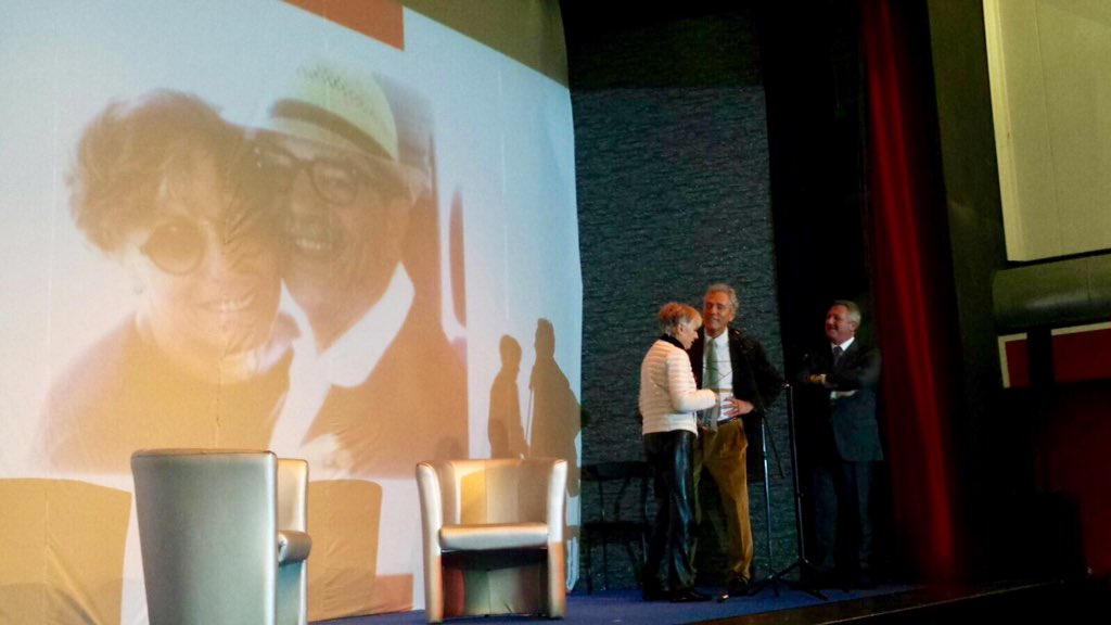 laprossimaroma's tweet photo. Emozione per Erminia Manfredi che ricorda il grande attore Nino ed Ettore Scola. #Rutelli avvia la giornata di Ostia https://t.co/zmrL1OZR0j