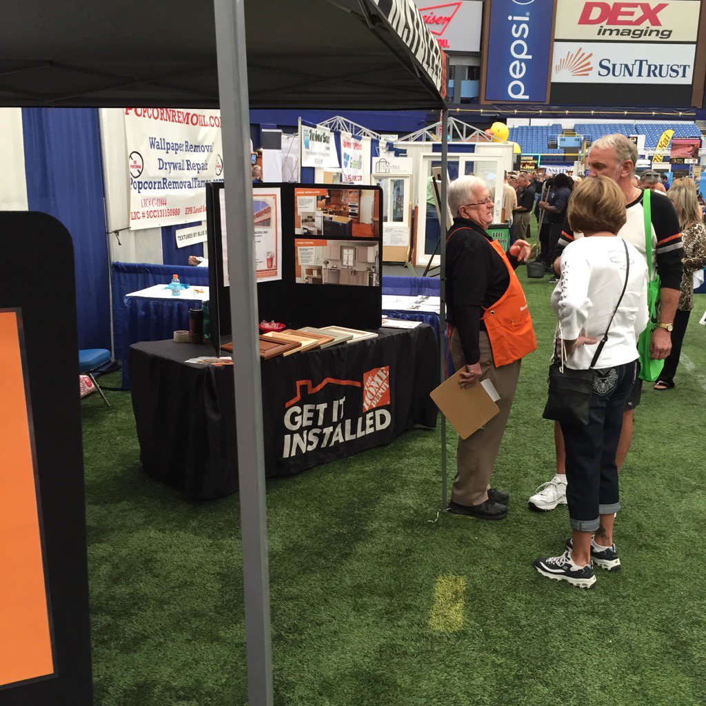 My Old Friend, PS Lloyd from 289 following me to another Home Show...showing me how to generate a lead :-)