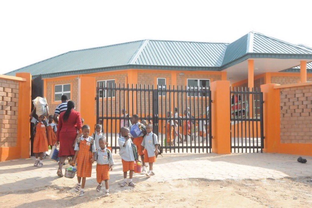 adeyanjudeji's tweet image. Governance is our greatest challenge in this country. See Edo vs Ondo